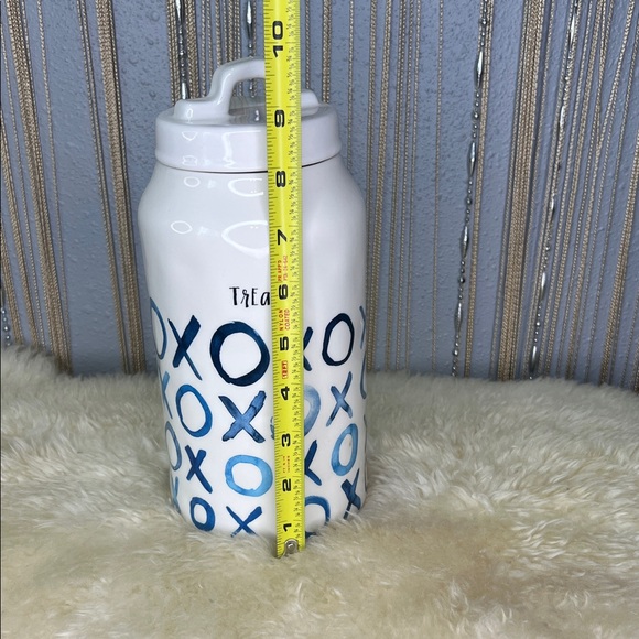 Rae Dunn White and Navy XO Treats Canister - Picture 2 of 4